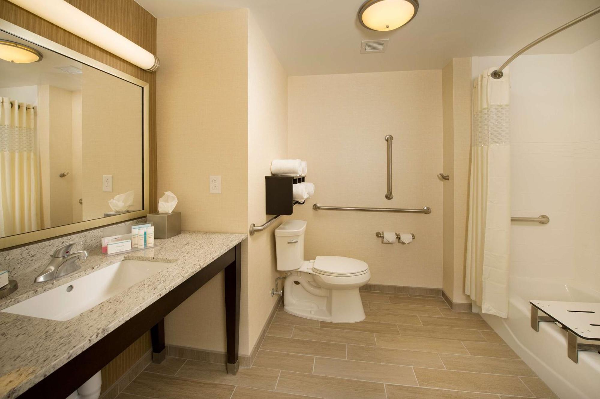 Hampton Inn & Suites Baltimore/Woodlawn Exterior foto